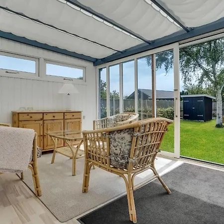 2 Bedroom Cozy In Casa de Férias